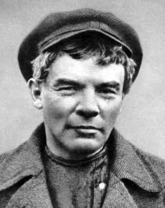 Lenin, bărbierit cu perucă, august 1917