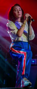 Noah Cyrus performing