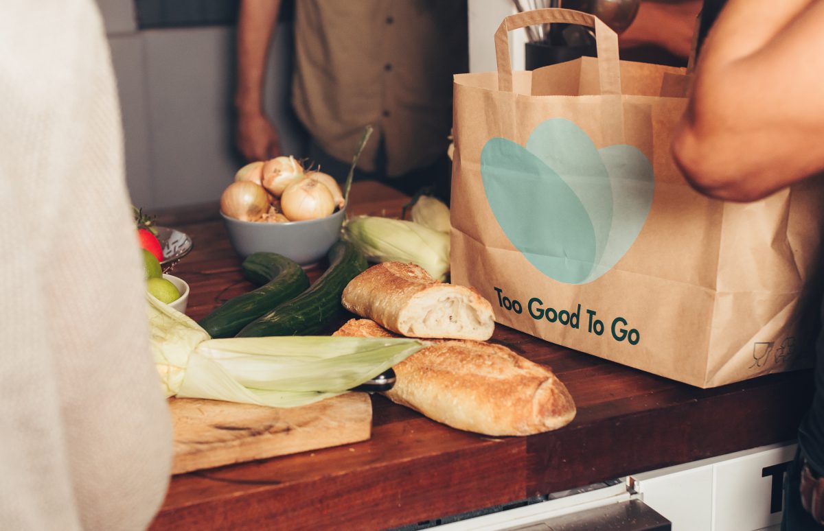 Saving food with surprise bag at a lower price