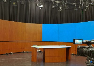 Studio: Newsroom setup
