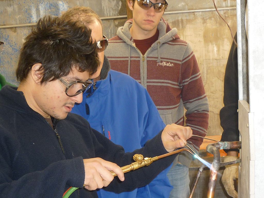 Soldering copper line to HVAC compressor Building Construction Technology